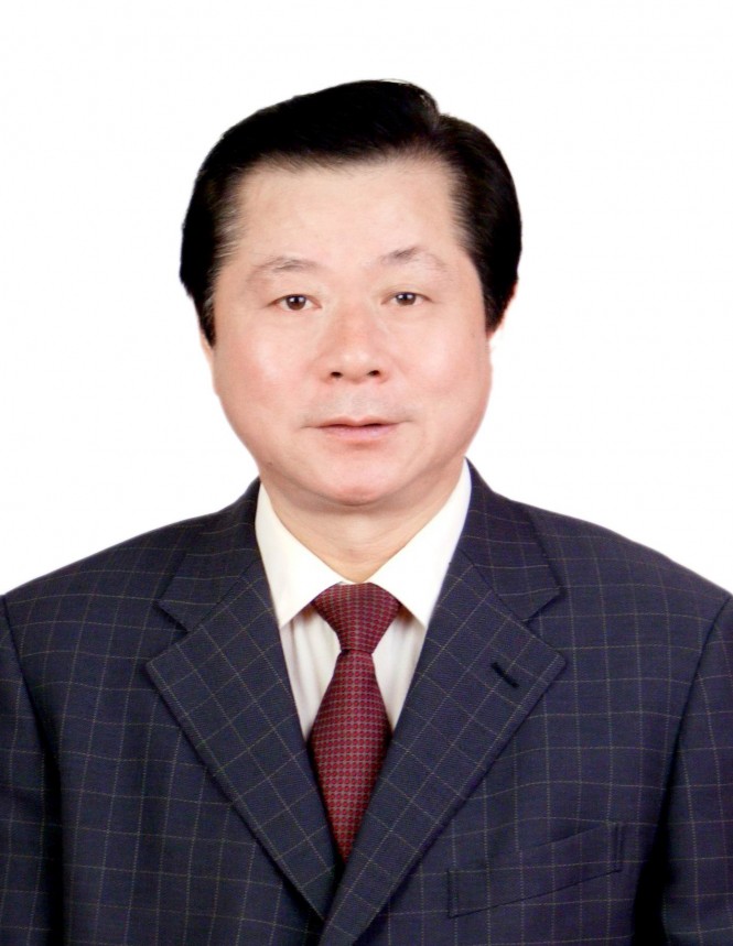 Chairman and President of the Qingdao City Construction Investment Group Mr Zhang - Key VIP to Marine13
