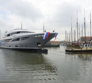 Hakvoort launch motor yacht Apostrophe (YN247)
