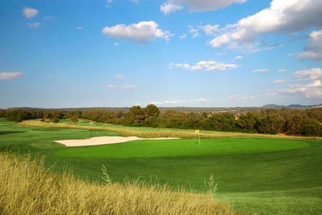 Puntiro Golf - Image Credit to www.talkyachtspalma.org