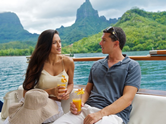 Relax aboard Miss Kulani yacht - Photo by Tim McKenna Photography©