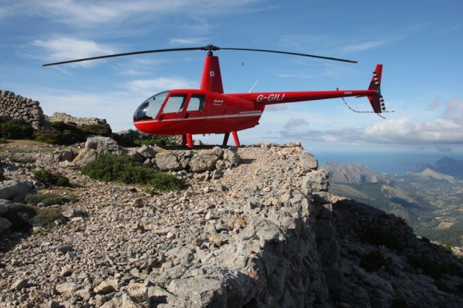 Sloane Helicopters - Image Credit to www.talkyachtspalma.org