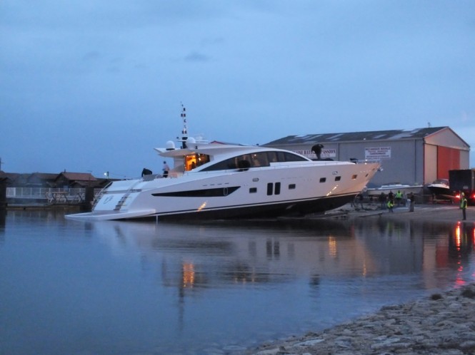 Superyacht Noe - a Couach 2800 Open