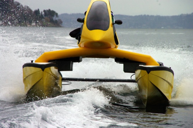 Superyacht toy HeliCat 22 at full speed Superyacht toy HeliCat 22 at full speed