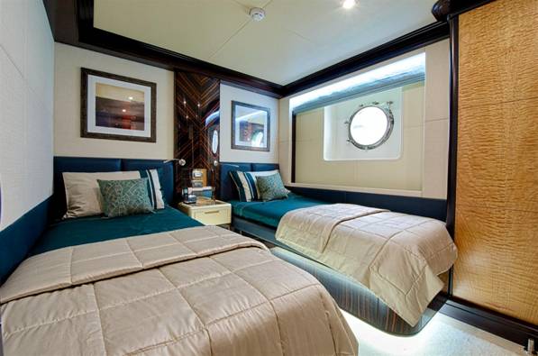 Twin Guest Stateroom Majesty 125 superyacht