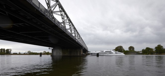 Galactica Star Yacht close to Keizersveer bridge