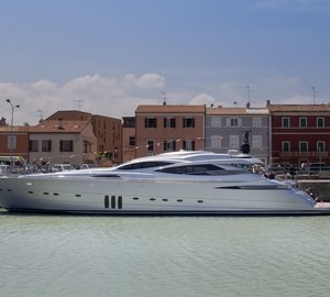 Pershing launch 10th motor yacht Pershing 115