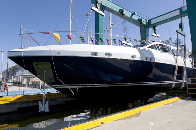 Luxury motor yacht Mangusta 94#01