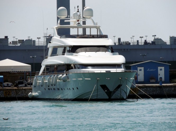 Luxury yacht TALAL - Photo by Roberto Malfatti