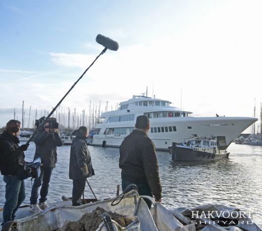 New Discovery Series SuperYachts with episode of Hakvoort Shipyard