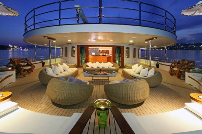 Relax aboard Sherakhan superyacht