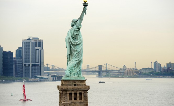 Trimaran yacht IDEC leaving NYC