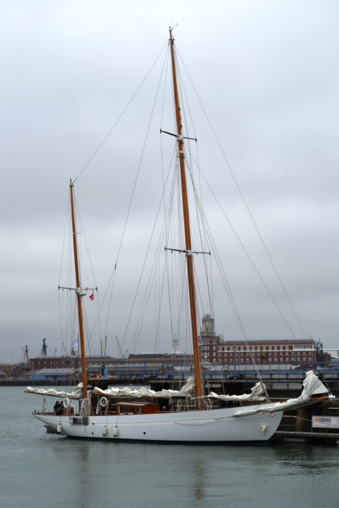 1925 classic yacht YALI on the water