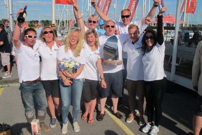 2013 ISS Regatta winners IconConnect crew with Paul Rose