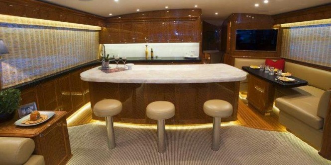 Blank Check Yacht - Interior