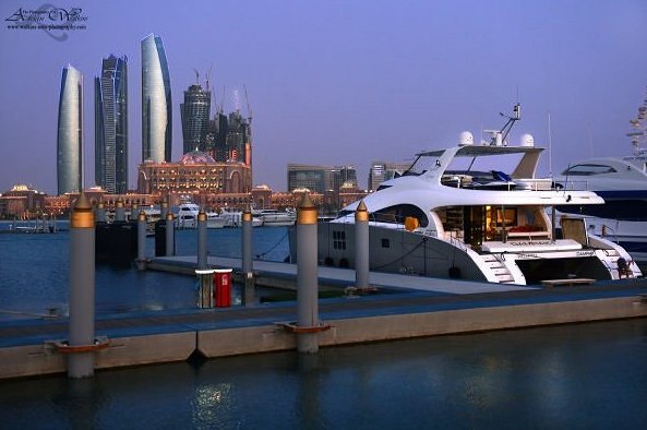 Catamaran yacht DAMRAK II - aft view Catamaran yacht DAMRAK II - aft view