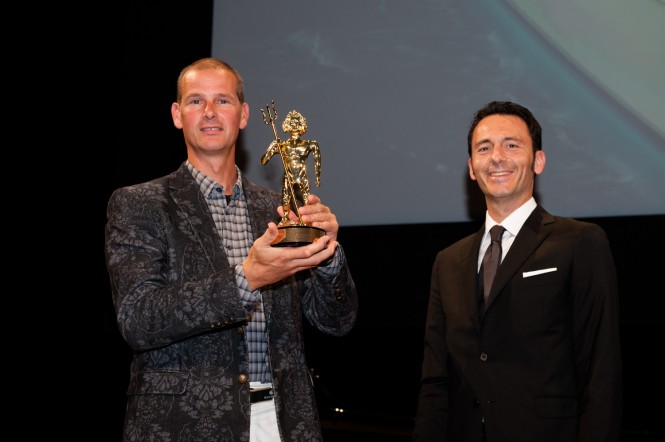 Dykstra's Erik Wassen receives Best Exterior Design and Styling Sailing Yacht Award for superyacht Kamaxitha