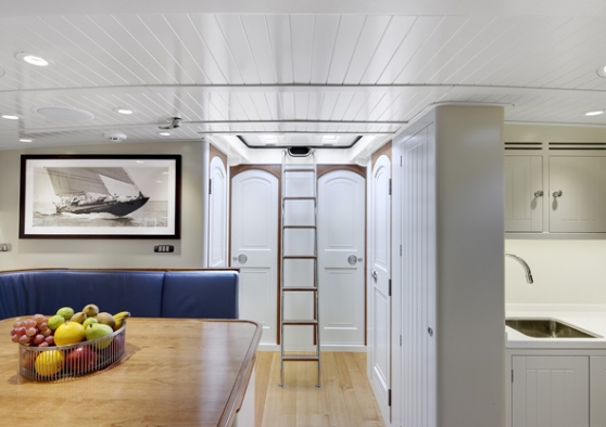 Endeavour Yacht - Interior