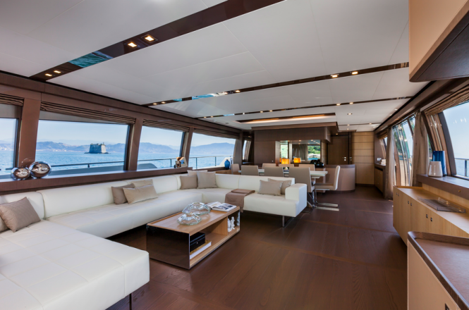 Ferretti 960 yacht saloon
