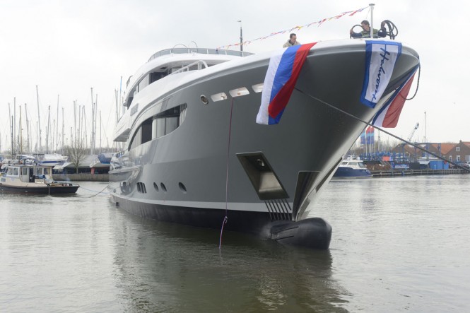 Hakvoort's YN247 luxury motor yacht Apostrophe at launch
