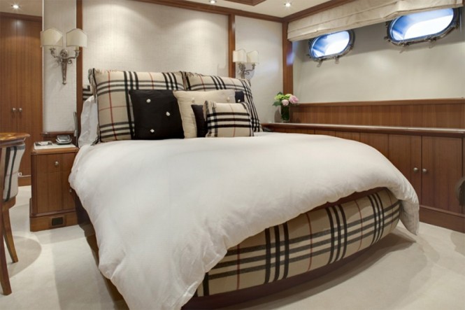 Motor Yacht JO - Burberry Guest Bedroom