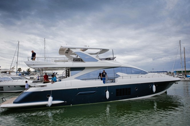 Newly launched motor yacht Azimut 80 on the water