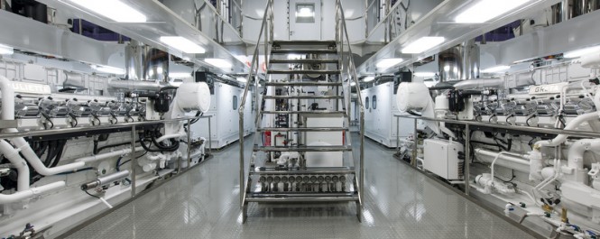 Quattroelle Yacht - Engine Room Photo by Klaus Jordan