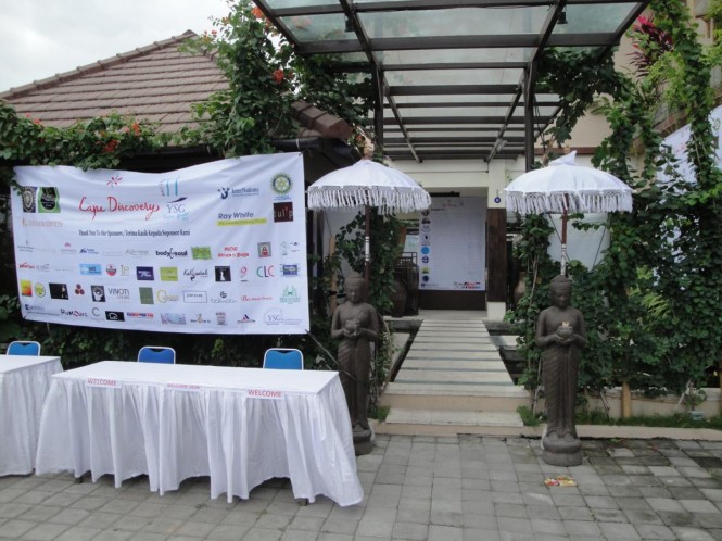 Yacht Support Group - Entrance to the charity party