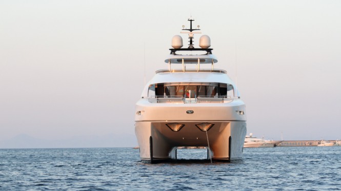 Curvelle catamaran yacht Quaranta - bow
