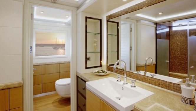 Luxury yacht Quaranta - Master ensuite