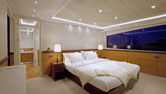 Quaranta Yacht - master suite