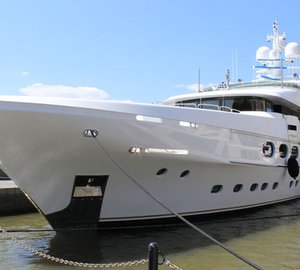 Arrival of Christensen charter yacht REMEMBER WHEN at Dennis Conner's North Cove