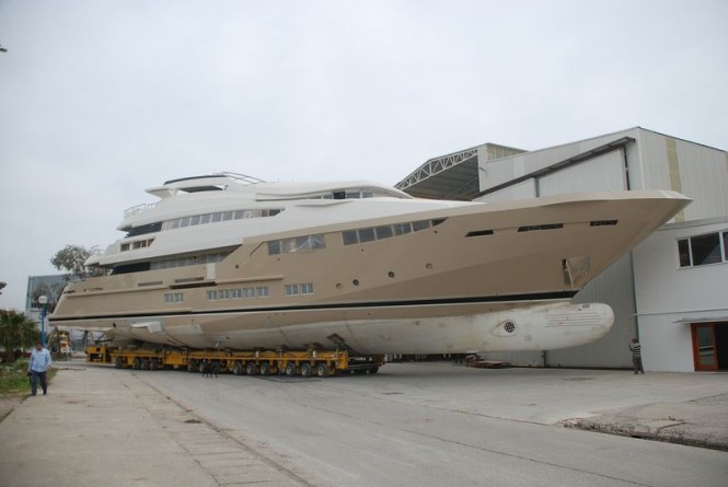 Gentech-built superyacht Soraya 46 being moved to a new shed for finalization