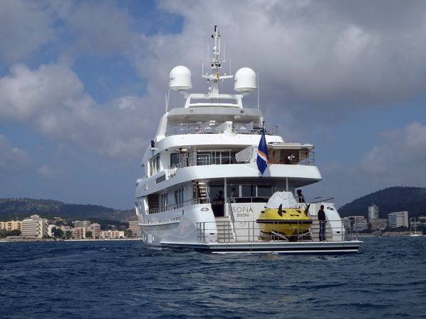 Luxury motor yacht Sofia - aft view