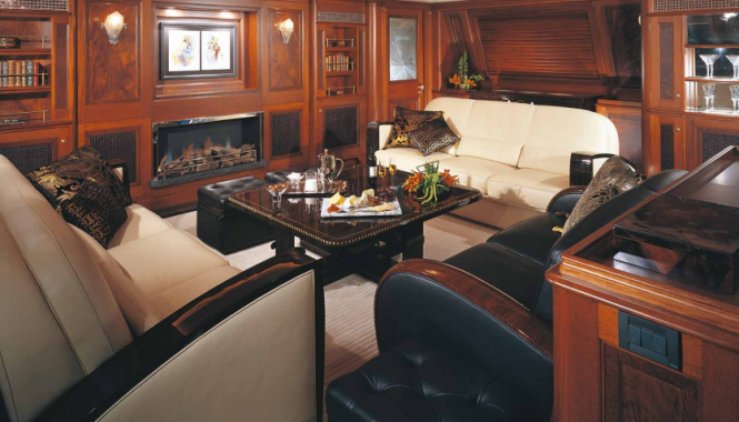 Luxury superyacht TIARA - Image credit to Alloy Yachts