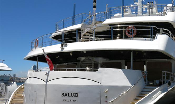 Luxury yacht Saluzi - aft view