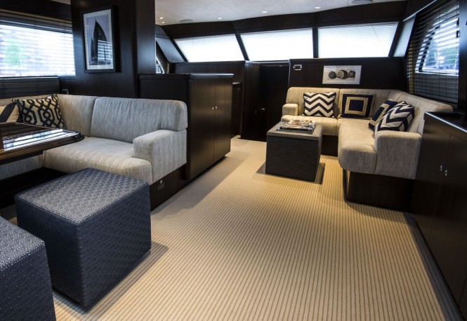 Luxury yacht Strathearn - Saloon