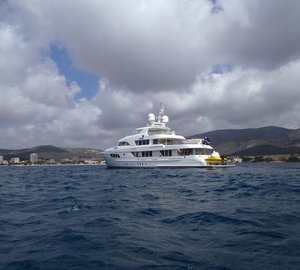 Motor yacht SOFIA with U-Boat's C-Quester 3 submersible cruising the Mediterranean