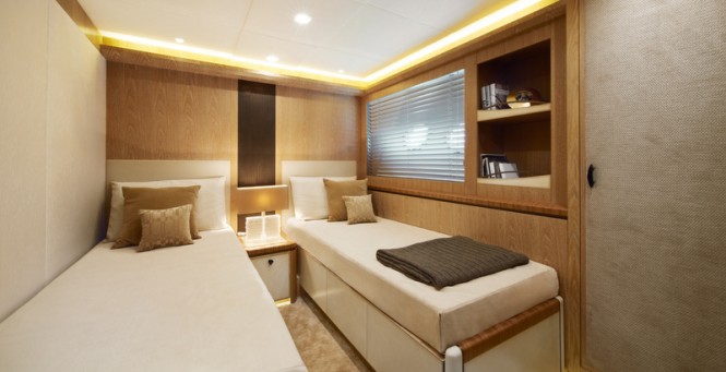 Motor Yacht MCY 86 - Twin Guest Cabin Motor Yacht MCY 86 - Twin Guest Cabin