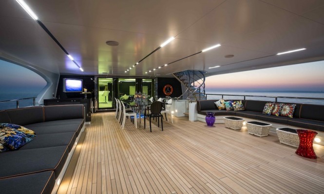 Ocean Paradise yacht - Upper Deck