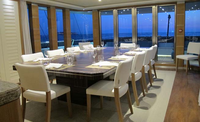 Quaranta Yacht - Dining Quaranta Yacht - Dining
