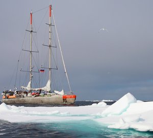 Sailing yacht Tara enters the heart of the Arctic 
