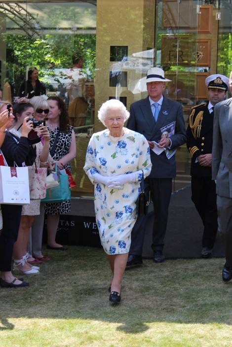 The Queen tours the festival