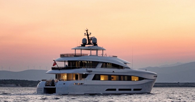 Curvelle quaranta Yacht - aft view