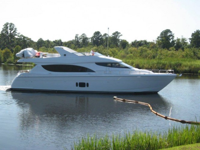 Hatteras 80 Motor Yacht on the water