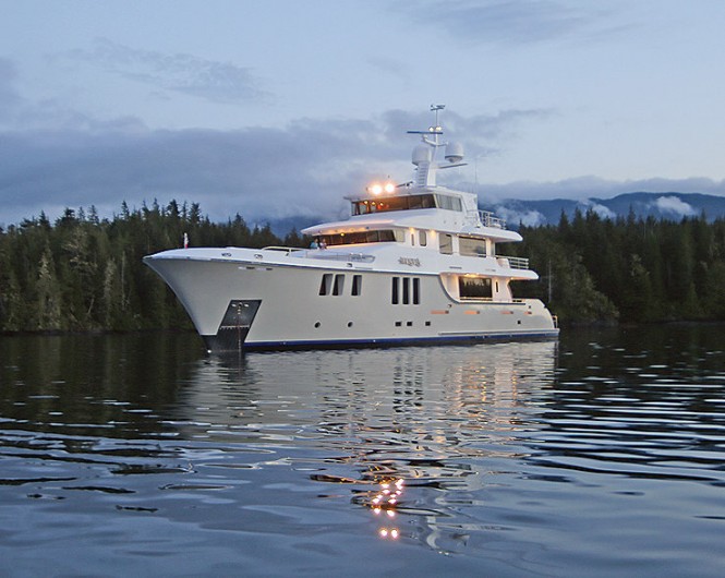 Luxury motor yacht Aurora 
