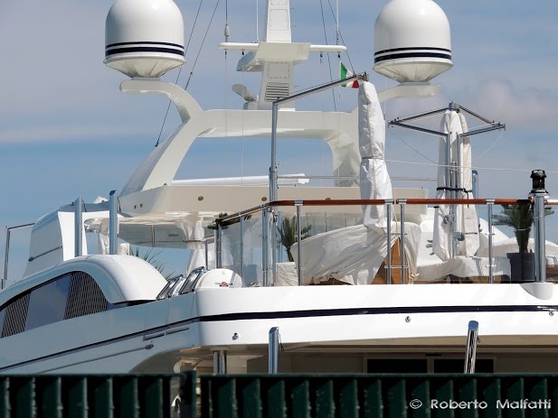 Luxury motor yacht Swan (ex Lyana)