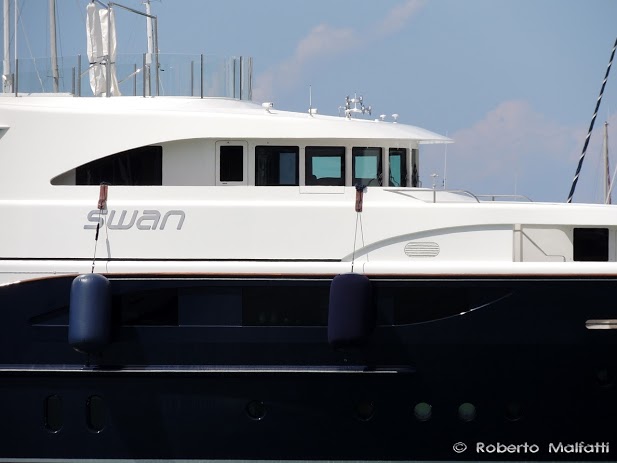 Luxury yacht Swan by Benetti Luxury yacht Swan by Benetti