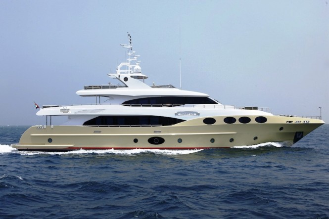 Majesty 125 charter yacht Grenadines III