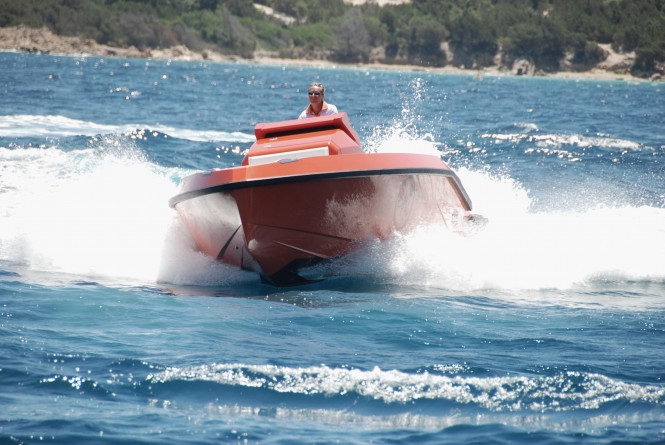 Maori 30' PHI superyacht tender - front view