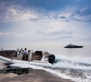 New Hunton 830 superyacht tender to be previewed at Cannes Boat Show 2013